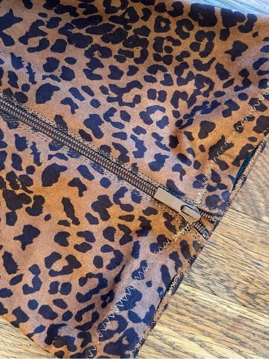 Torrid Leopard Print Knee High Boots Size 8 Wide Calf Block Heel Brown Black - Picture 3 of 8